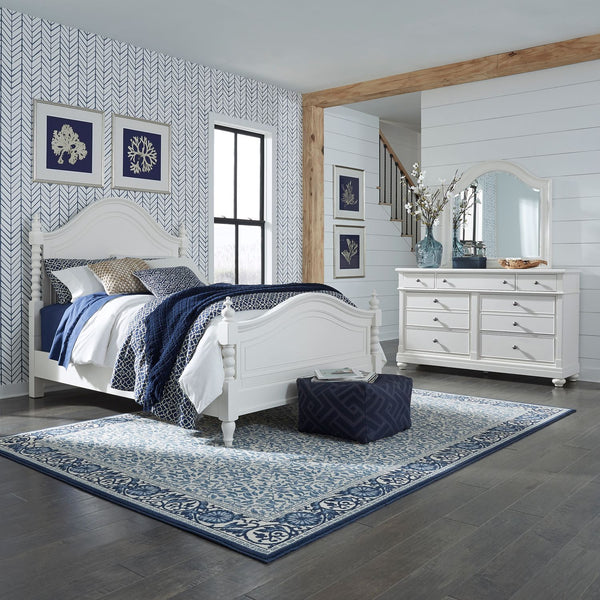 Queen Poster Bed, Dresser & Mirror