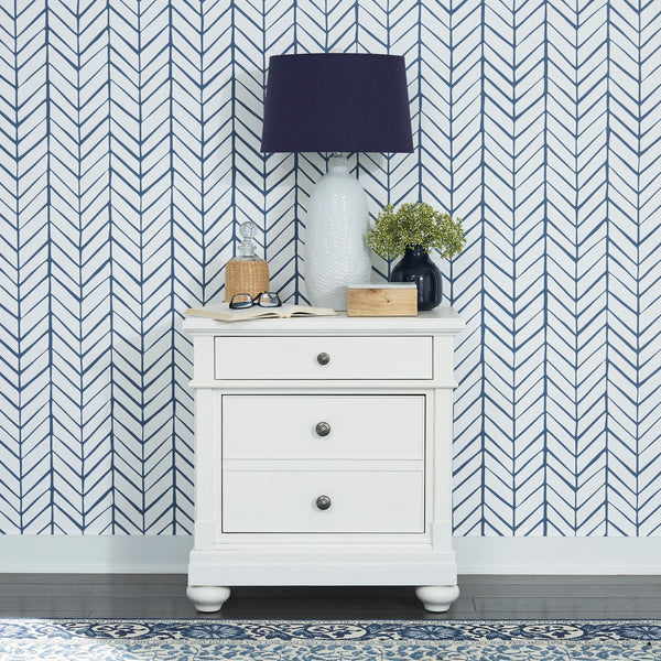 Queen Poster Bed, Dresser & Mirror, Chest