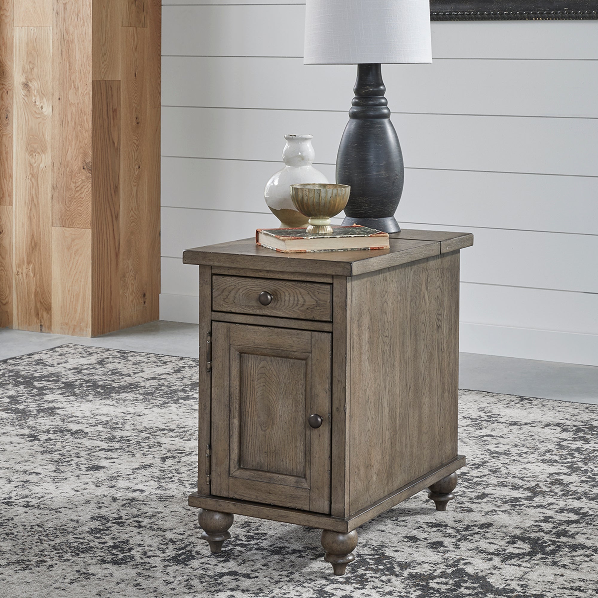 Liberty Furniture 615-OT1022 Chair Side Table